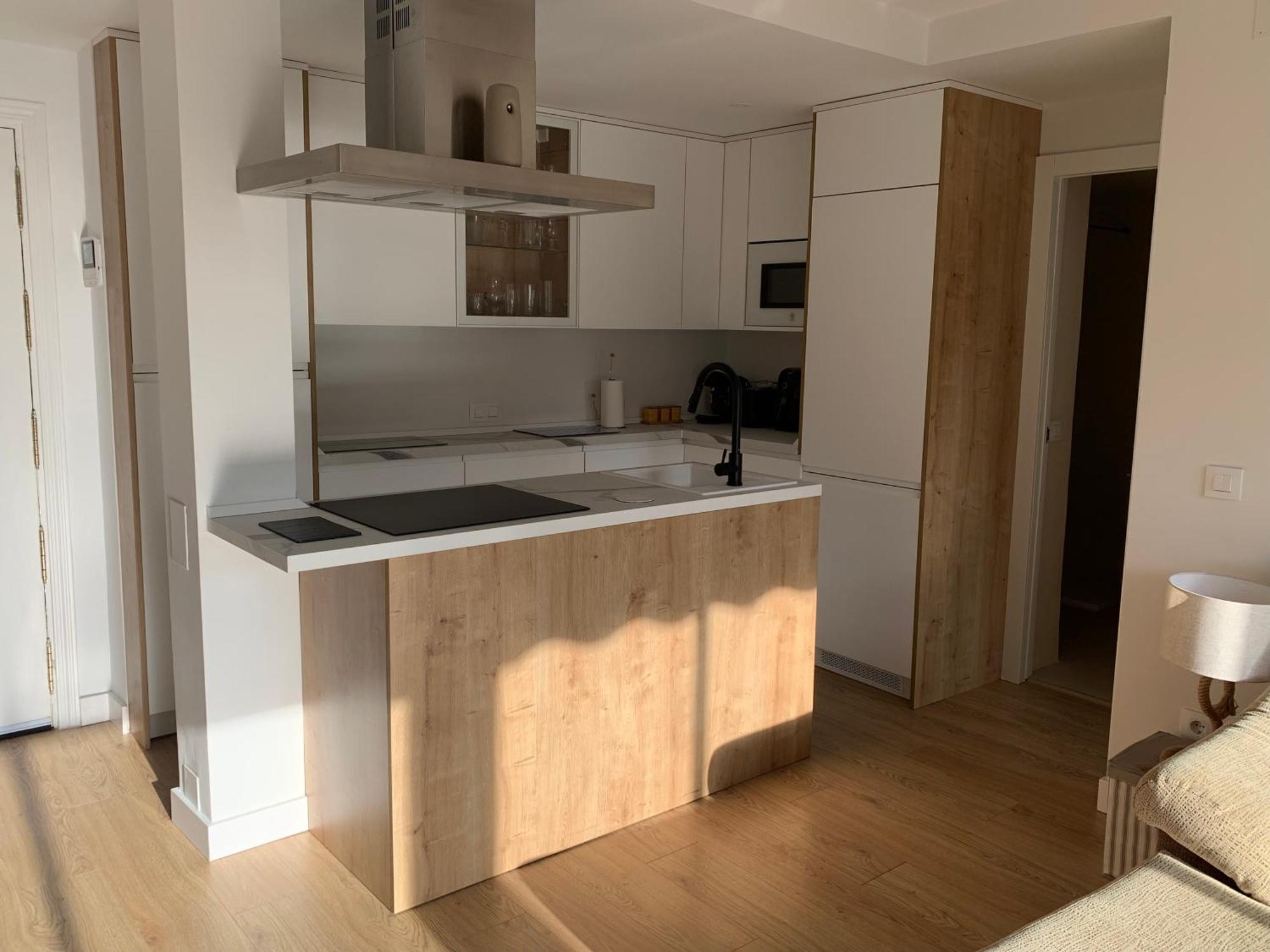 Appartamento Piso En Arturo Soria 5 Personas Cerca Del Aeropuerto Y De Ifema Madrid